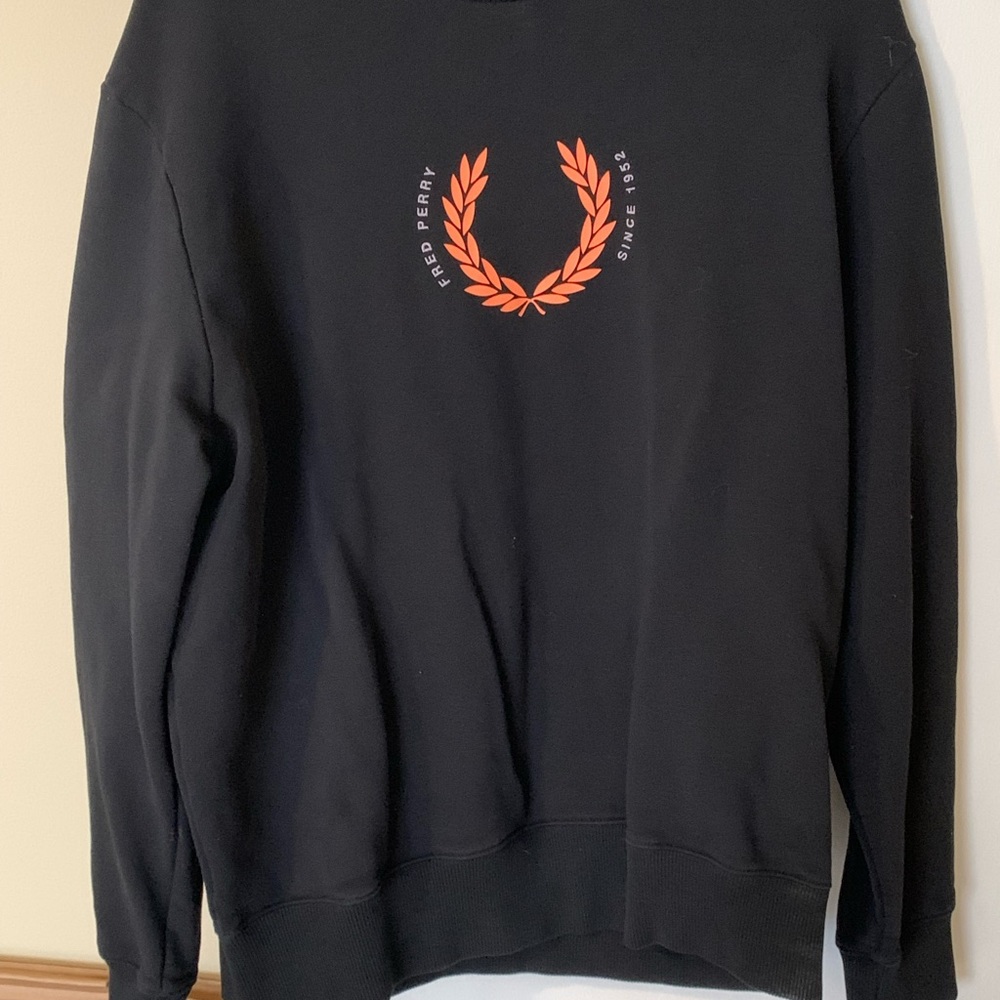 Fred Perry men’s navy blue crewneck size XL (fits like L)